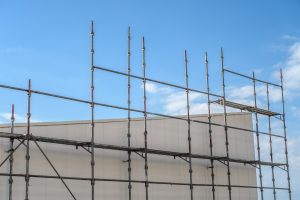 屋根塗装の費用相場はいくら？工事の手順と価格の内訳を徹底解説