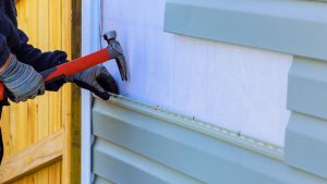 外壁張り替えのタイミングはいつ?検討すべき4つのサインと費用相場