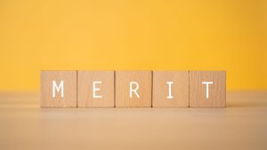 外壁張り替えのタイミングはいつ?検討すべき4つのサインと費用相場